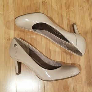 Life Stride Lively Pumps in Patent Nude